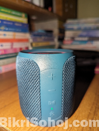Waterproof Bluetooth speaker!!